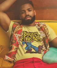 Load image into Gallery viewer, Retro Design - Keep On Truckin
